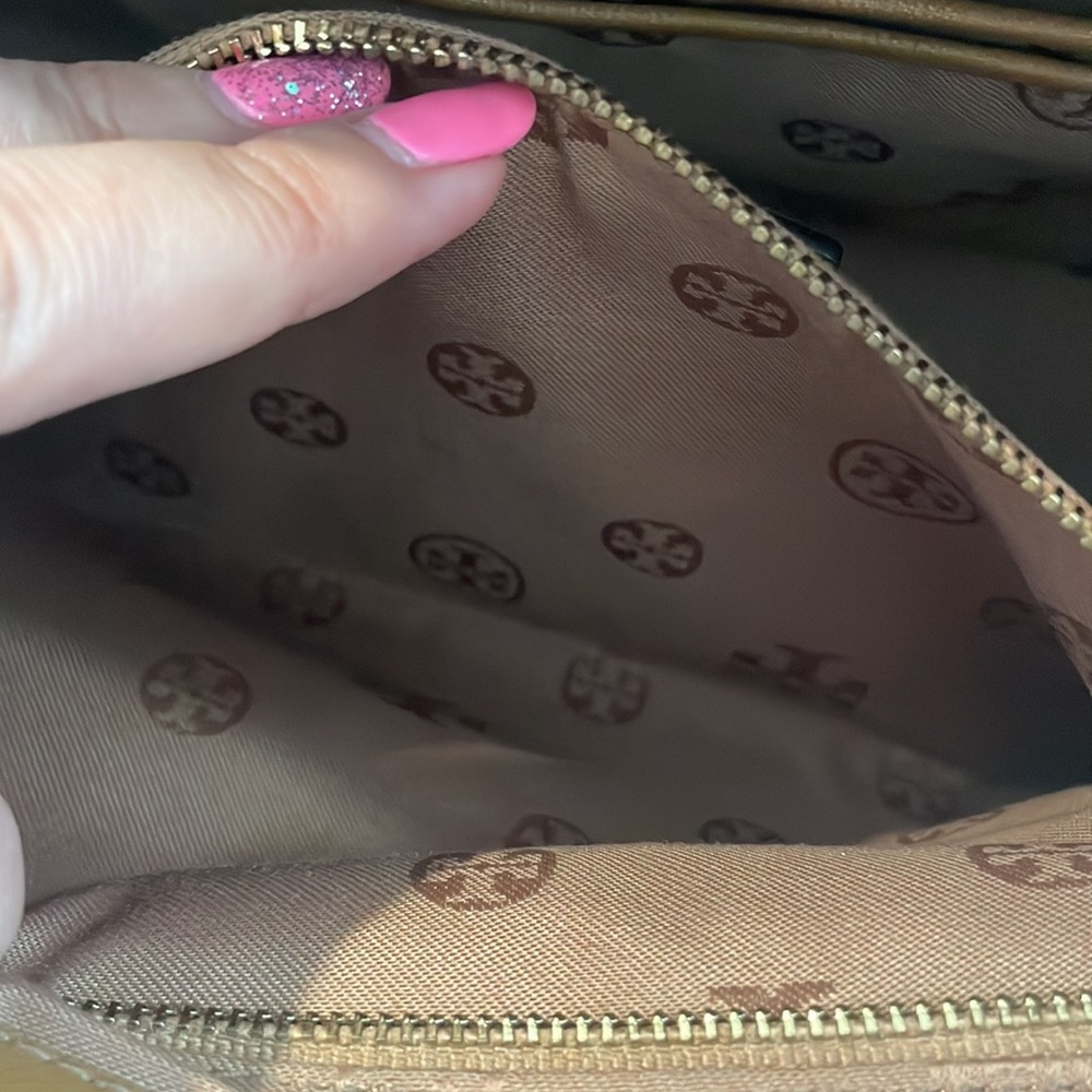 Tory Burch Leather Purse ๐ - Picture 12 of 14